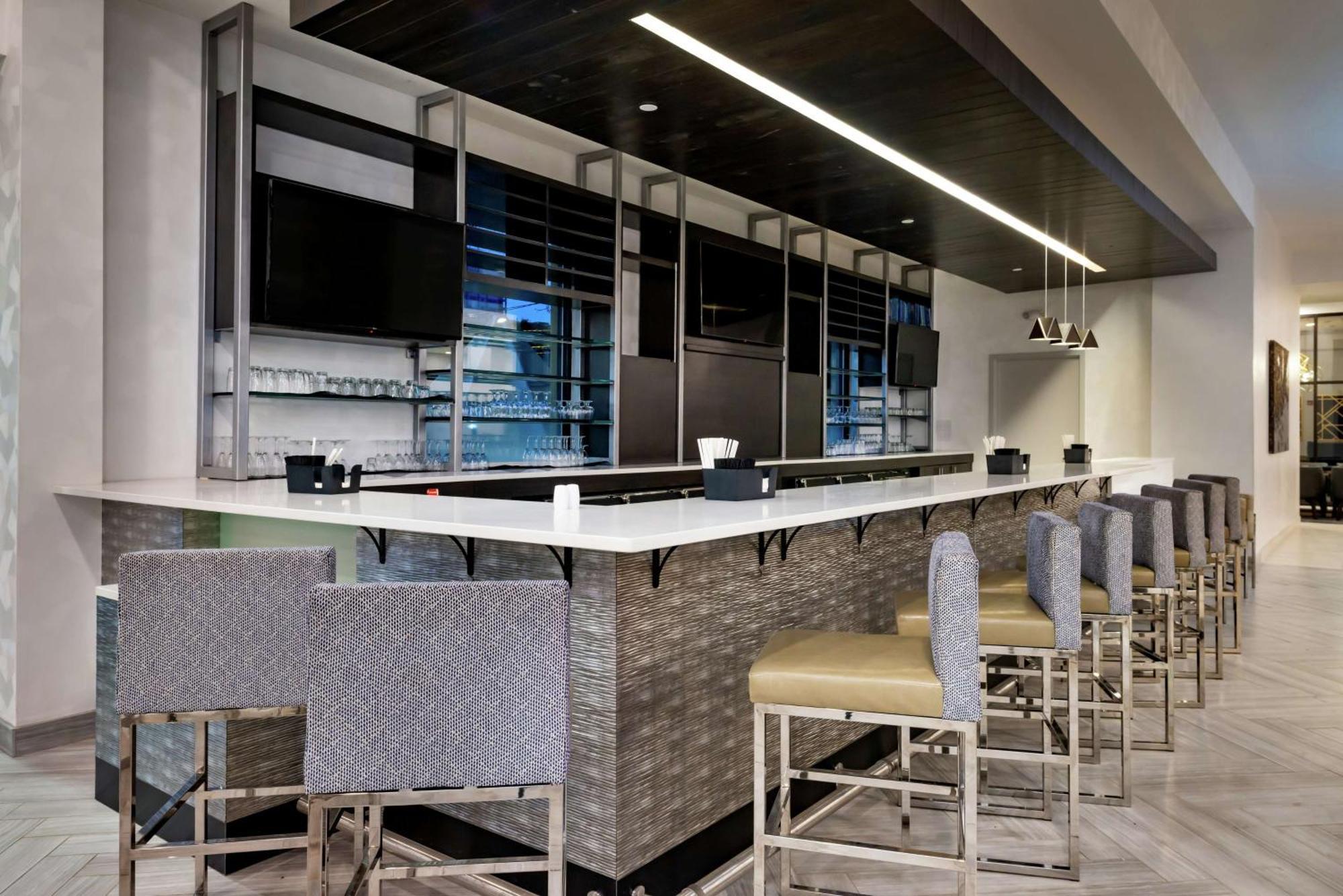Hilton Garden Inn Columbia Downtown Dış mekan fotoğraf